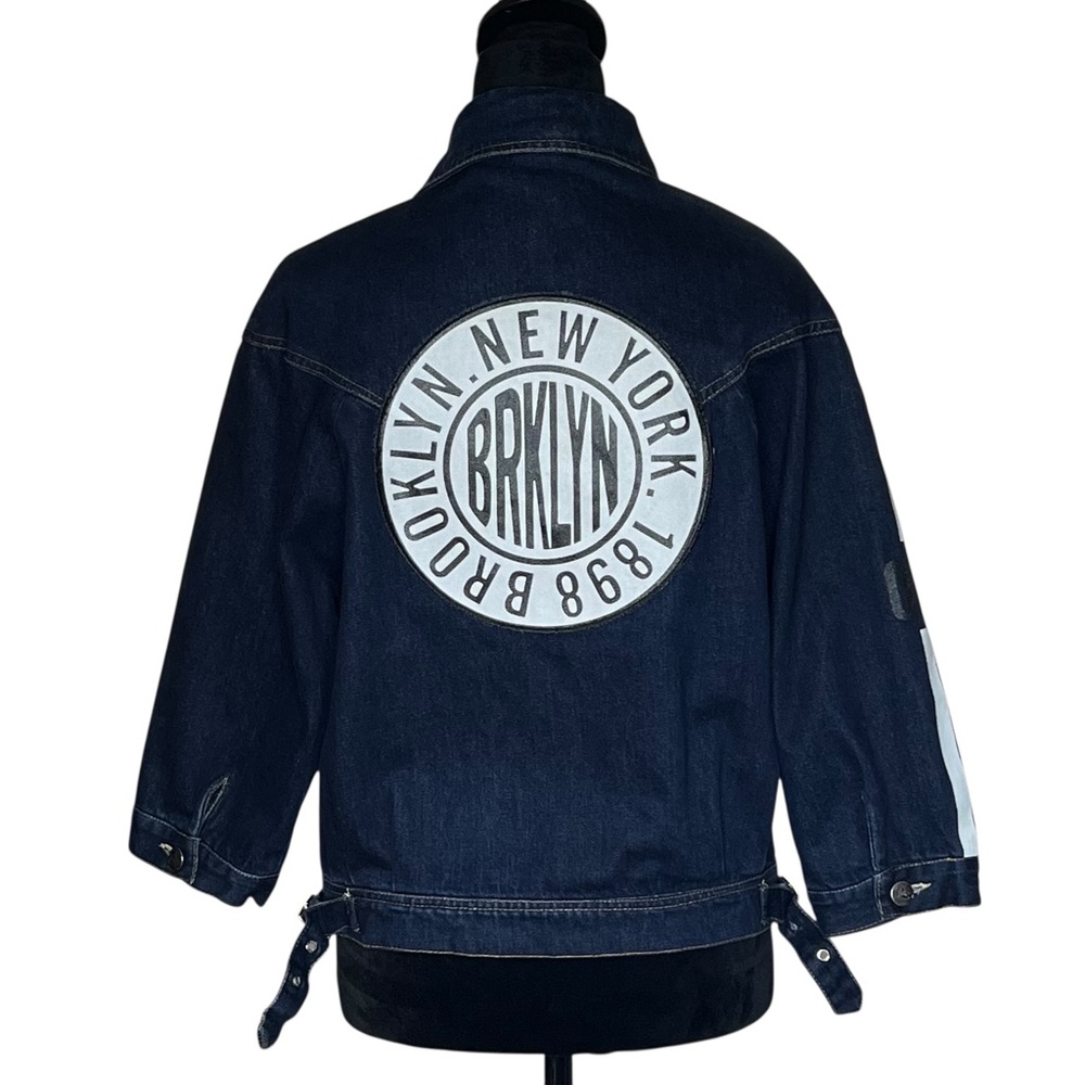 VINTAGE Dk Wash Crop Denim Jacket 3/4 Length Sleeve Back Graphic Full Zip SZ S/M